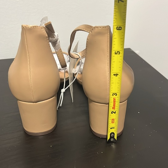 NEW Amazon Essentials Two Strap Heeled Sandal - Picture 3 of 6